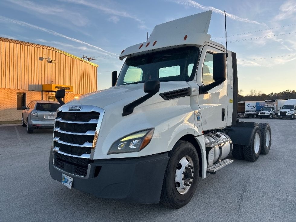 Day Cab Tractor-Heavy Duty Tractors-Freightliner-2019-T12664ST-Garden City-GA-374,953\n\t\tmiles-$ 46,500 - Image 3