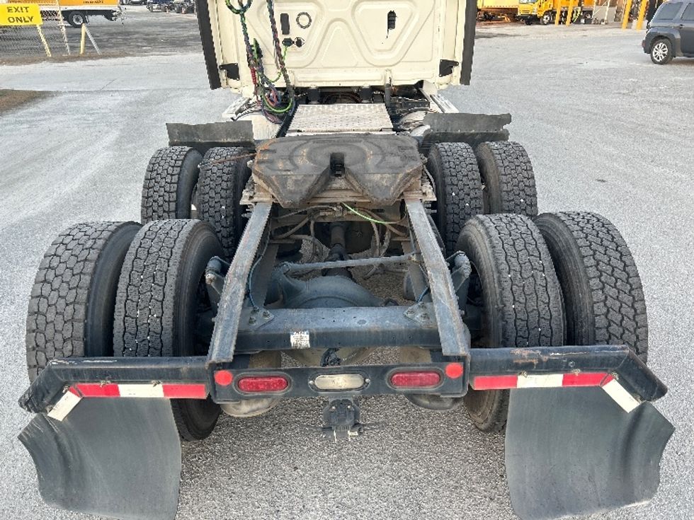 Day Cab Tractor-Heavy Duty Tractors-Freightliner-2019-T12664ST-Garden City-GA-374,953\n\t\tmiles-$ 46,500 - Image 6