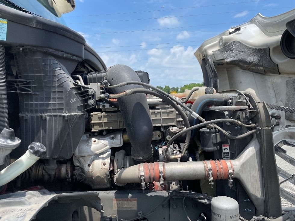 Day Cab Tractor-Heavy Duty Tractors-Freightliner-2019-T12664ST-Garden City-GA-458,292\n\t\tmiles-$ 44,750 - Image 15