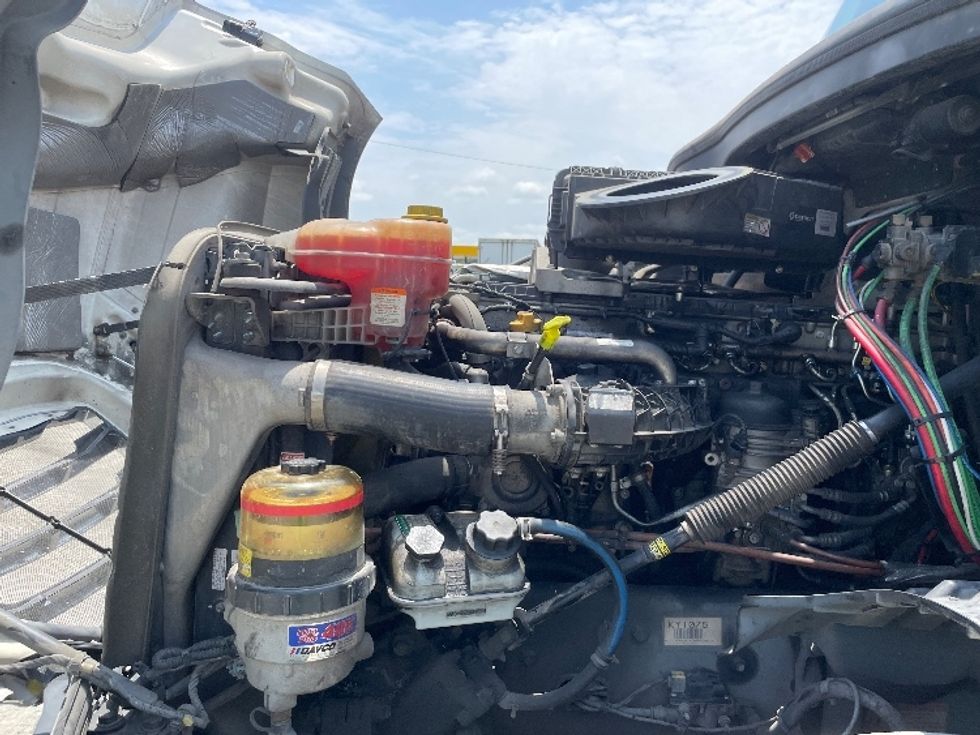 Day Cab Tractor-Heavy Duty Tractors-Freightliner-2019-T12664ST-Garden City-GA-458,292\n\t\tmiles-$ 44,750 - Image 16