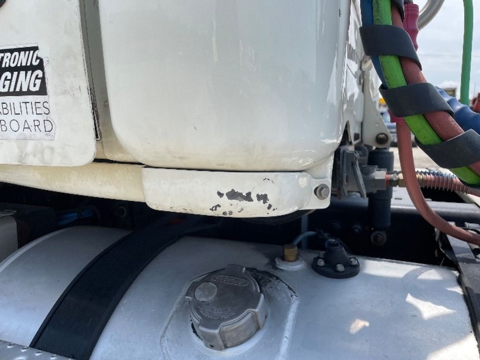 Day Cab Tractor-Heavy Duty Tractors-Freightliner-2019-T12664ST-Garden City-GA-458,292\n\t\tmiles-$ 44,750 - Image 17