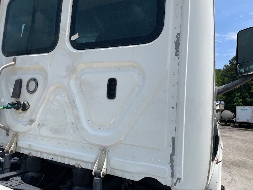 Day Cab Tractor-Heavy Duty Tractors-Freightliner-2019-T12664ST-Garden City-GA-458,292\n\t\tmiles-$ 44,750 - Image 18