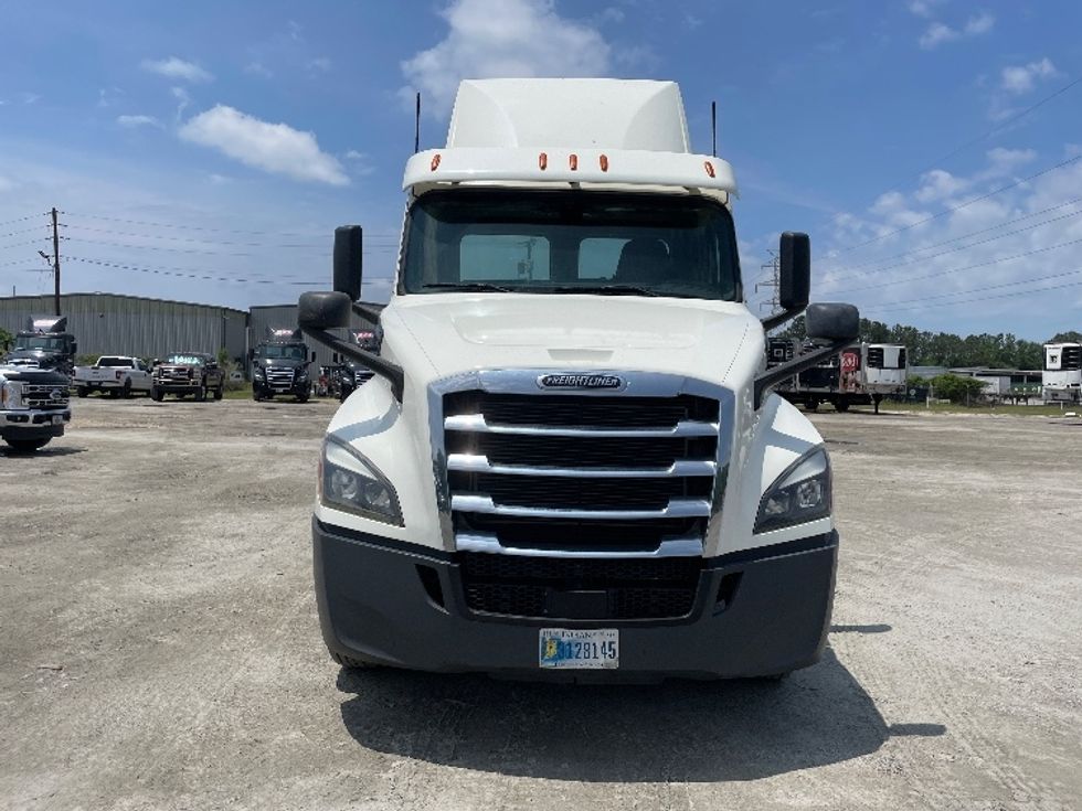 Day Cab Tractor-Heavy Duty Tractors-Freightliner-2019-T12664ST-Garden City-GA-458,292\n\t\tmiles-$ 44,750 - Image 2