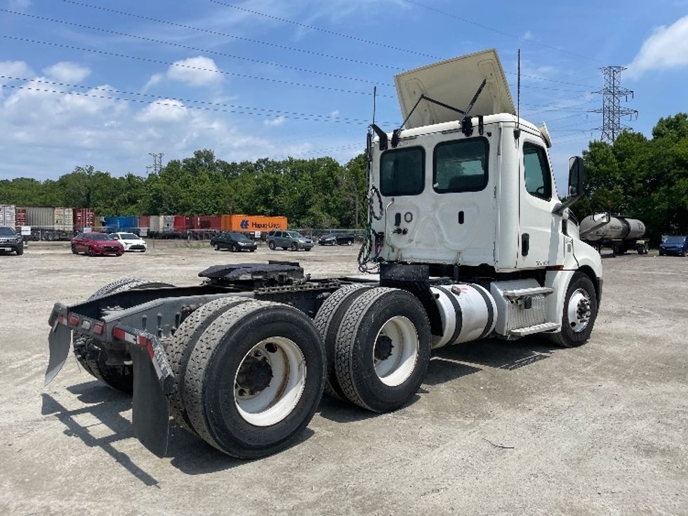 Day Cab Tractor-Heavy Duty Tractors-Freightliner-2019-T12664ST-Garden City-GA-458,292\n\t\tmiles-$ 44,750 - Image 7