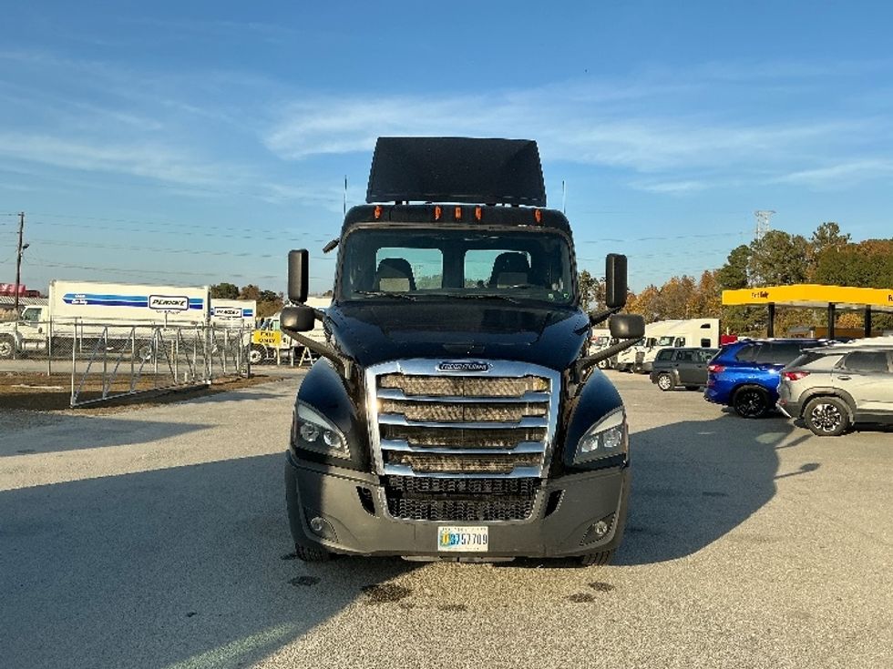 Day Cab Tractor-Heavy Duty Tractors-Freightliner-2019-T12664ST-Garden City-GA-475,001\n\t\tmiles-$ 39,500 - Image 2