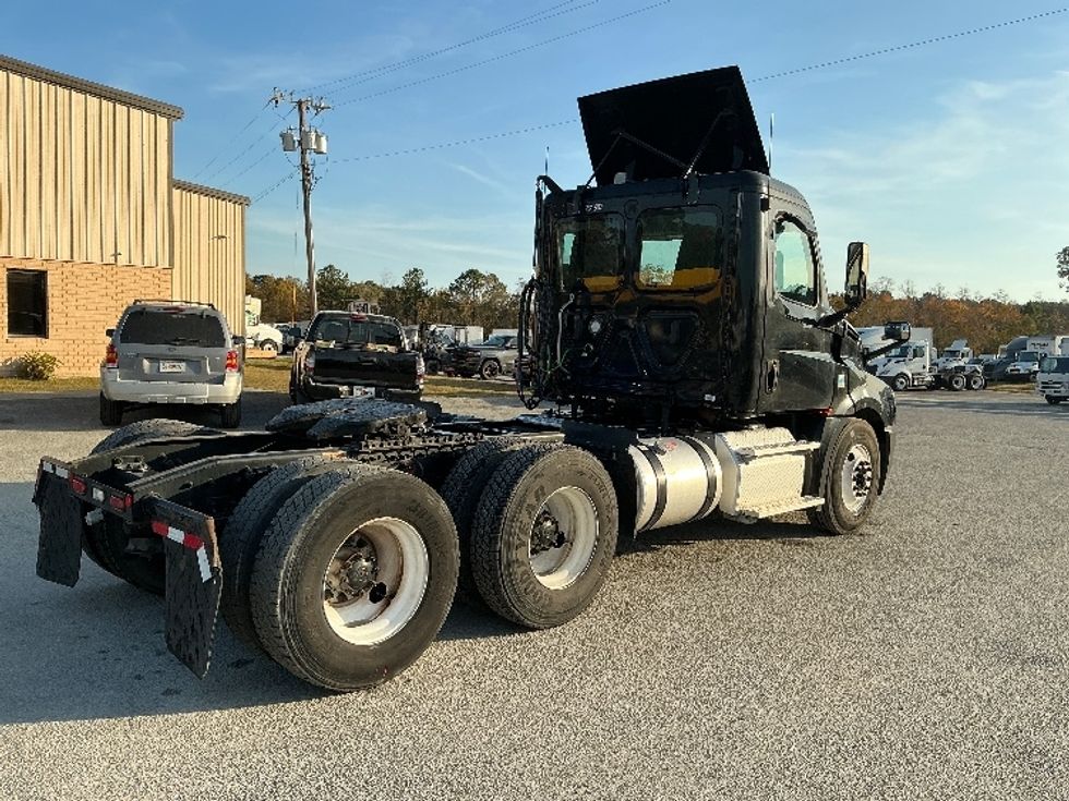 Day Cab Tractor-Heavy Duty Tractors-Freightliner-2019-T12664ST-Garden City-GA-475,001\n\t\tmiles-$ 39,500 - Image 7