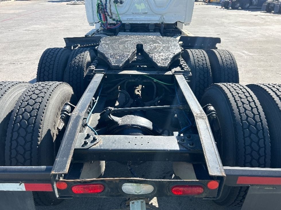 Day Cab Tractor-Heavy Duty Tractors-Freightliner-2019-T12664ST-Garland-TX-257,105\n\t\tmiles-$ 56,000 - Image 6