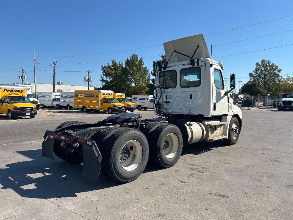 Day Cab Tractor-Heavy Duty Tractors-Freightliner-2019-T12664ST-Garland-TX-257,105\n\t\tmiles-$ 56,000 - Image 7