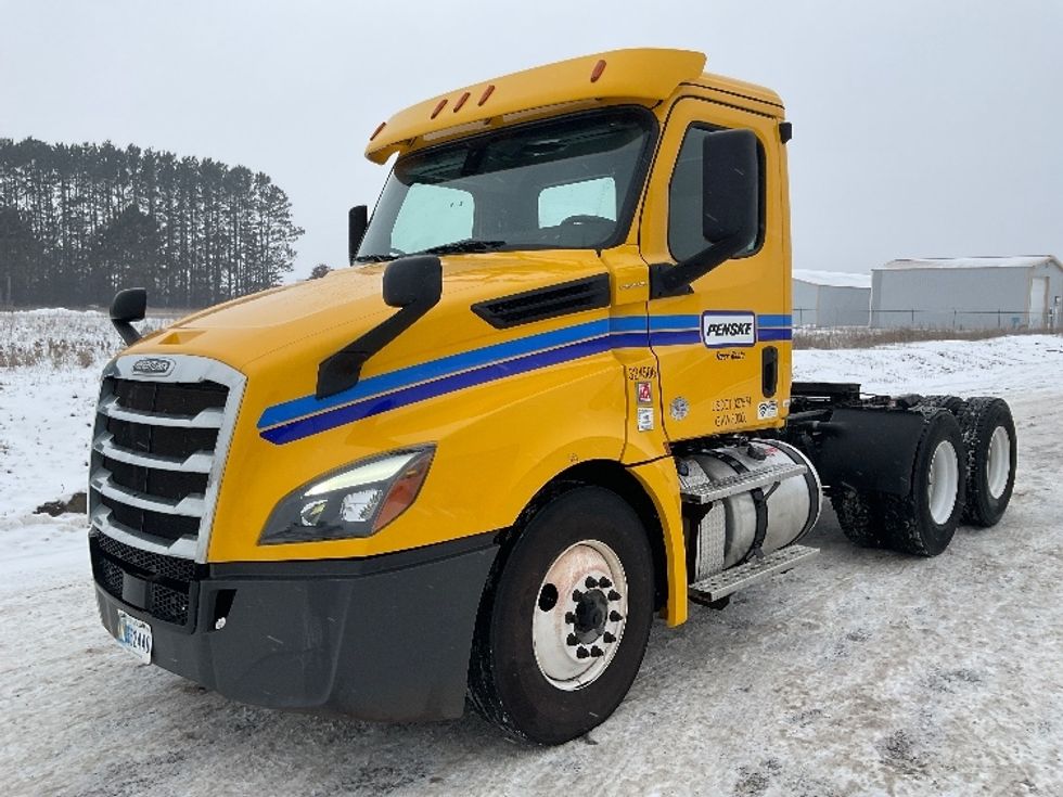 Day Cab Tractor-Heavy Duty Tractors-Freightliner-2019-T12664ST-Gaylord-MI-421,118\n\t\tmiles-$ 45,000 - Image 3
