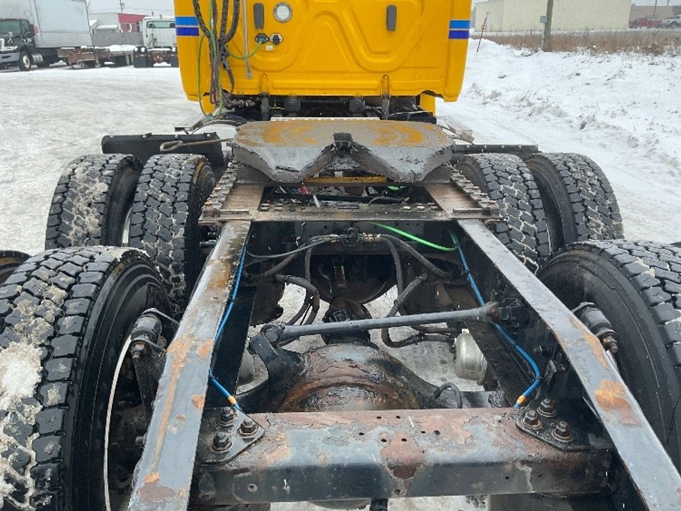 Day Cab Tractor-Heavy Duty Tractors-Freightliner-2019-T12664ST-Gaylord-MI-421,118\n\t\tmiles-$ 45,000 - Image 6