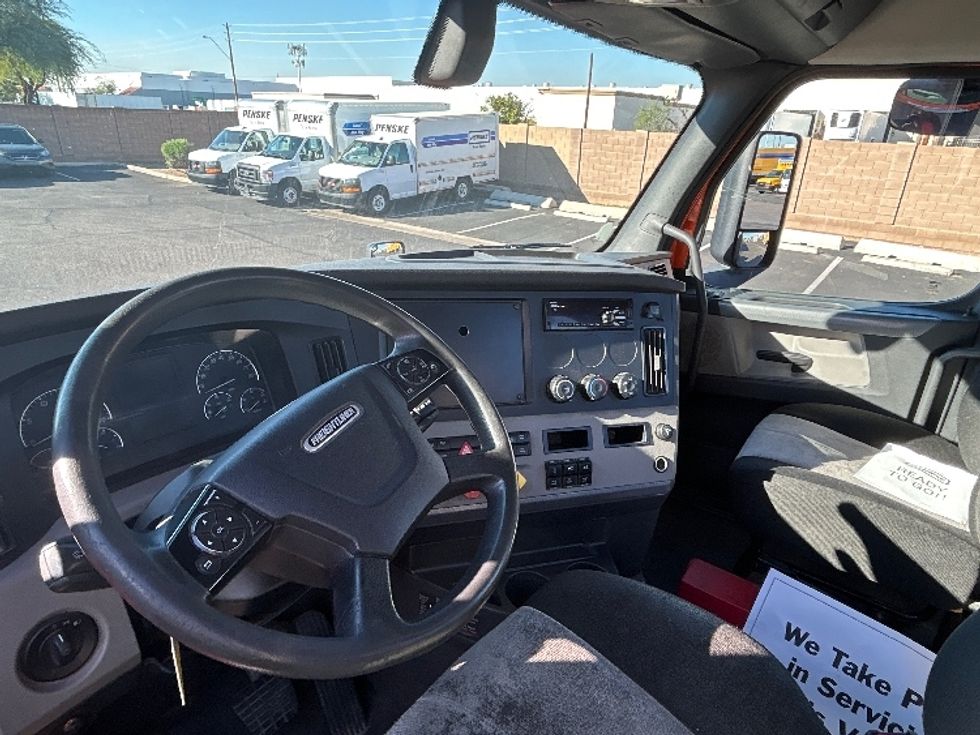 Day Cab Tractor-Heavy Duty Tractors-Freightliner-2019-T12664ST-Goodyear-AZ-504,620\n\t\tmiles-$ 36,000 - Image 10