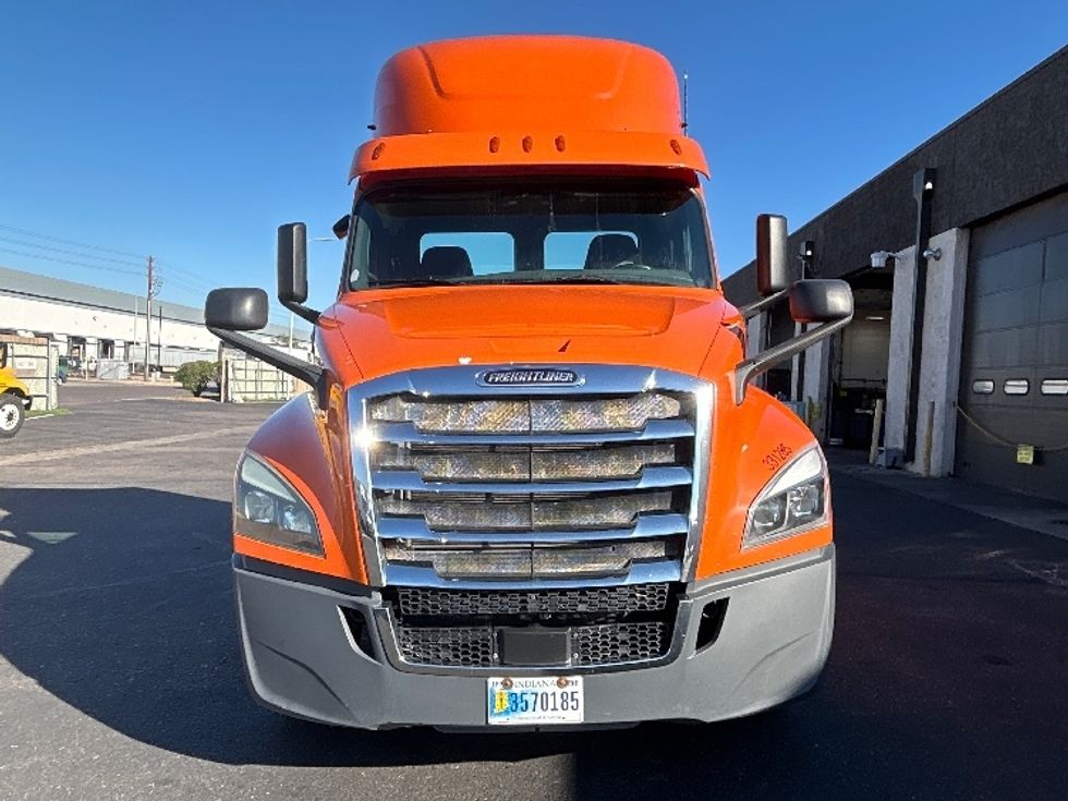 Day Cab Tractor-Heavy Duty Tractors-Freightliner-2019-T12664ST-Goodyear-AZ-504,620\n\t\tmiles-$ 36,000 - Image 2