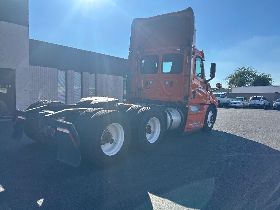 Day Cab Tractor-Heavy Duty Tractors-Freightliner-2019-T12664ST-Goodyear-AZ-504,620\n\t\tmiles-$ 36,000 - Image 7