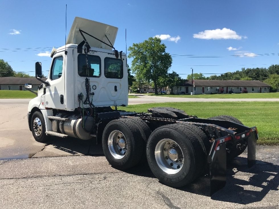 Day Cab Tractor-Heavy Duty Tractors-Freightliner-2019-T12664ST-Goshen-IN-219,143\n\t\tmiles-$ 66,500 - Image 5