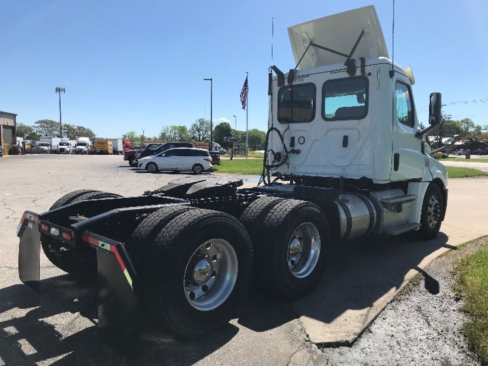 Day Cab Tractor-Heavy Duty Tractors-Freightliner-2019-T12664ST-Goshen-IN-219,143\n\t\tmiles-$ 66,500 - Image 7