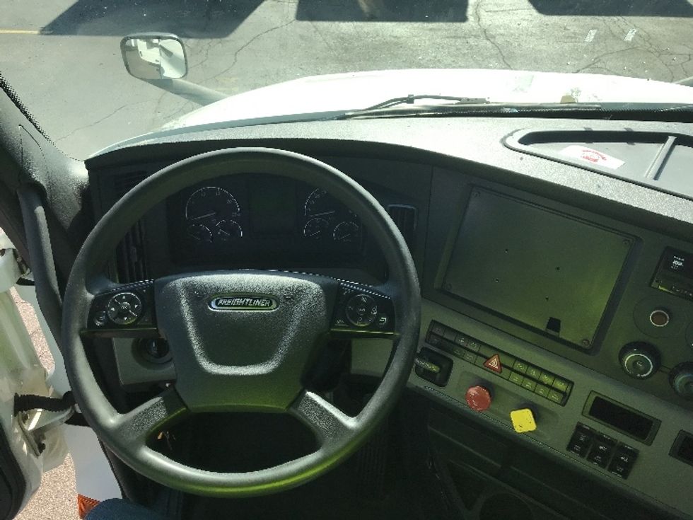 Day Cab Tractor-Heavy Duty Tractors-Freightliner-2019-T12664ST-Goshen-IN-318,659\n\t\tmiles-$ 59,750 - Image 11