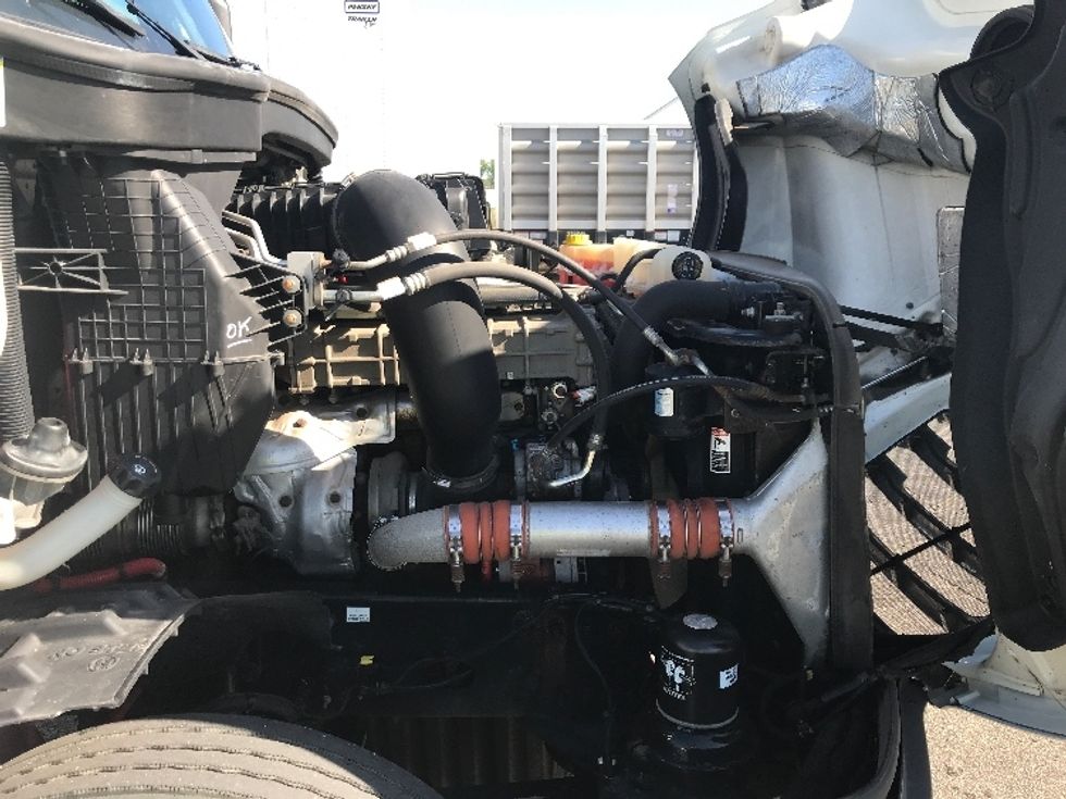 Day Cab Tractor-Heavy Duty Tractors-Freightliner-2019-T12664ST-Goshen-IN-318,659\n\t\tmiles-$ 59,750 - Image 15