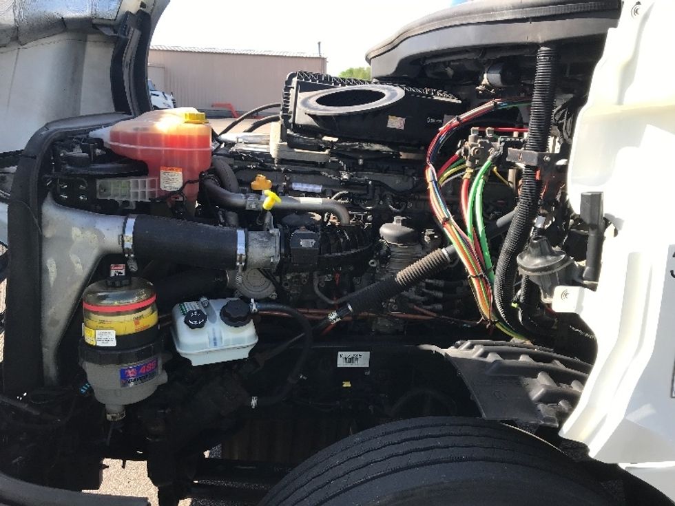 Day Cab Tractor-Heavy Duty Tractors-Freightliner-2019-T12664ST-Goshen-IN-318,659\n\t\tmiles-$ 59,750 - Image 16