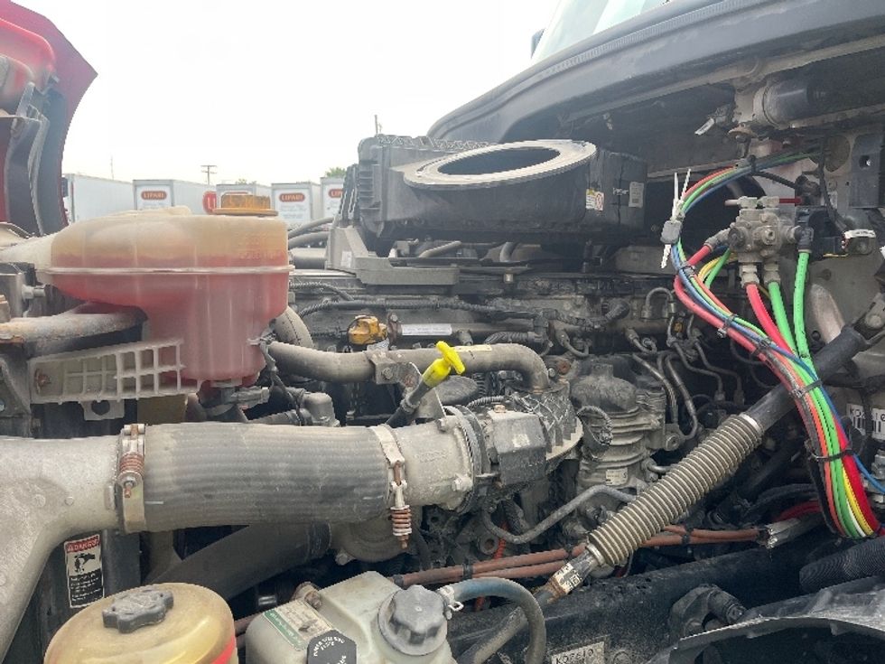 Day Cab Tractor-Heavy Duty Tractors-Freightliner-2019-T12664ST-Goshen-IN-377,722\n\t\tmiles-$ 47,500 - Image 16