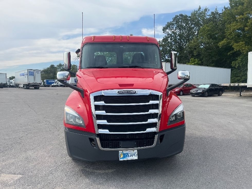 Day Cab Tractor-Heavy Duty Tractors-Freightliner-2019-T12664ST-Goshen-IN-377,722\n\t\tmiles-$ 47,500 - Image 2