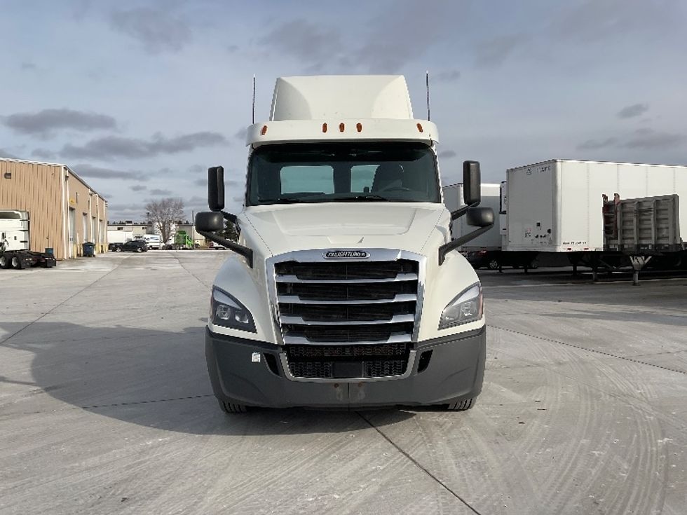 Day Cab Tractor-Heavy Duty Tractors-Freightliner-2019-T12664ST-Goshen-IN-389,247\n\t\tmiles-$ 50,250 - Image 2