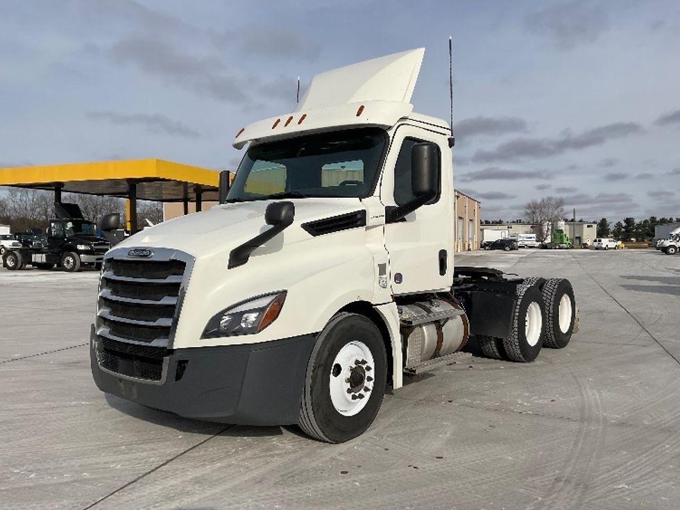 Day Cab Tractor-Heavy Duty Tractors-Freightliner-2019-T12664ST-Goshen-IN-389,247\n\t\tmiles-$ 50,250 - Image 3