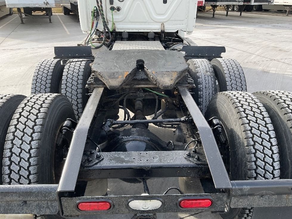 Day Cab Tractor-Heavy Duty Tractors-Freightliner-2019-T12664ST-Goshen-IN-389,247\n\t\tmiles-$ 50,250 - Image 6