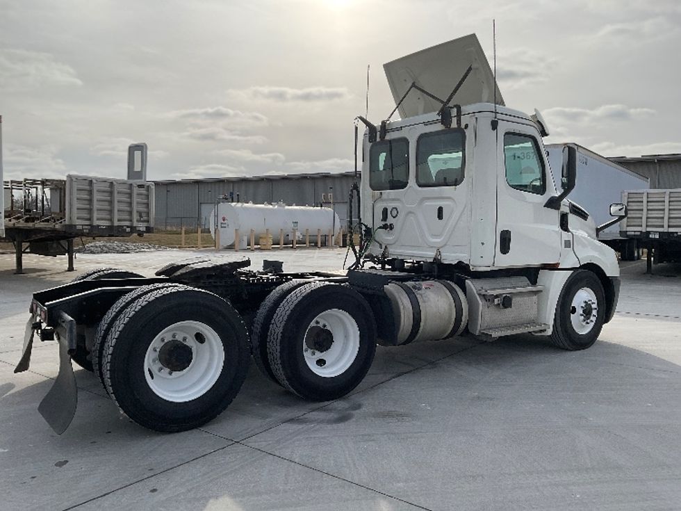 Day Cab Tractor-Heavy Duty Tractors-Freightliner-2019-T12664ST-Goshen-IN-389,247\n\t\tmiles-$ 50,250 - Image 7