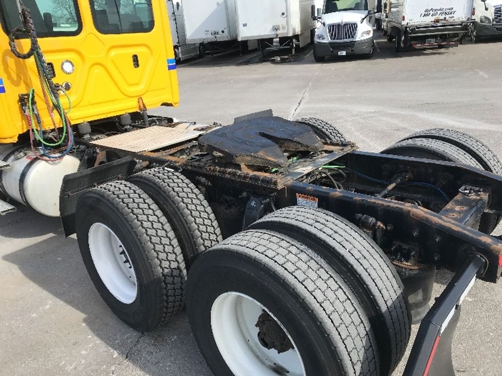 Day Cab Tractor-Heavy Duty Tractors-Freightliner-2019-T12664ST-Goshen-IN-448,081\n\t\tmiles-$ 48,250 - Image 18