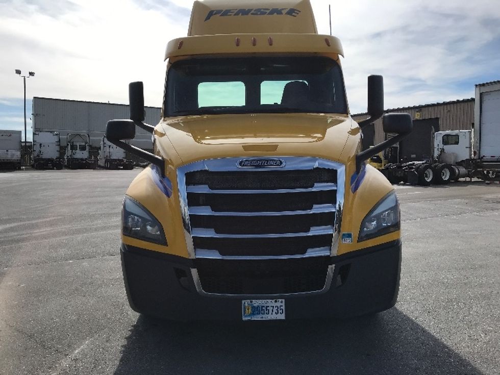 Day Cab Tractor-Heavy Duty Tractors-Freightliner-2019-T12664ST-Goshen-IN-448,081\n\t\tmiles-$ 48,250 - Image 2