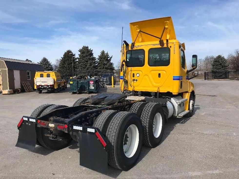 Day Cab Tractor-Heavy Duty Tractors-Freightliner-2019-T12664ST-Goshen-IN-448,081\n\t\tmiles-$ 48,250 - Image 7