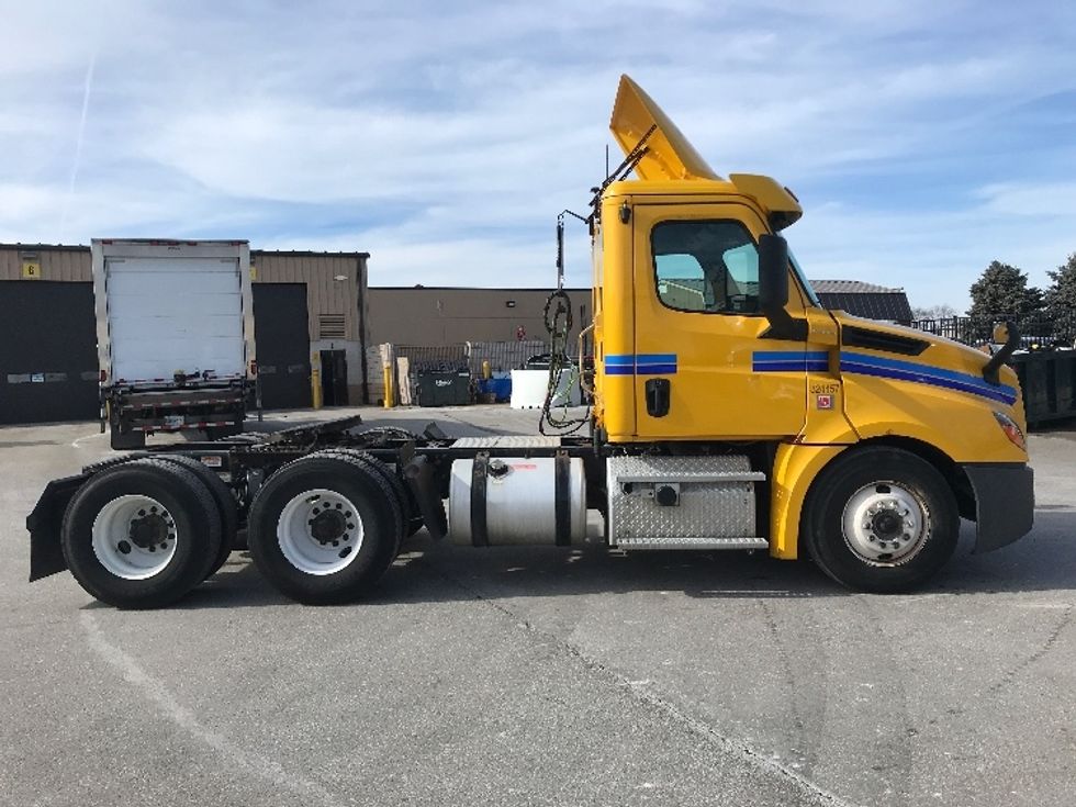 Day Cab Tractor-Heavy Duty Tractors-Freightliner-2019-T12664ST-Goshen-IN-448,081\n\t\tmiles-$ 48,250 - Image 8