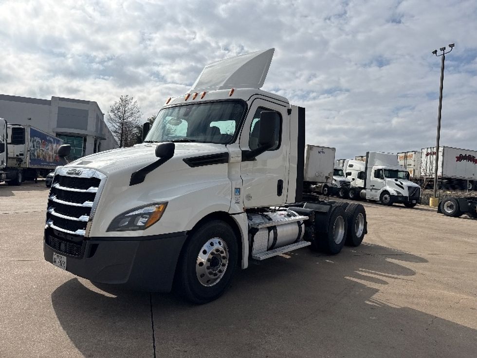 Day Cab Tractor-Heavy Duty Tractors-Freightliner-2019-T12664ST-Grand Prairie-TX-261,624\n\t\tmiles-$ 51,500 - Image 3