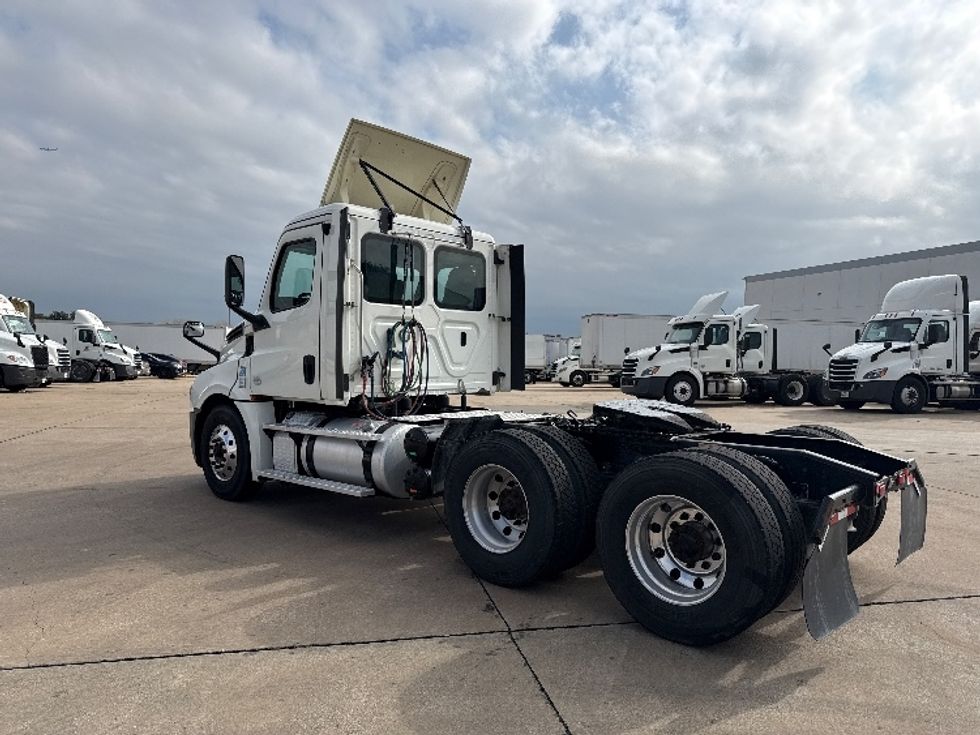 Day Cab Tractor-Heavy Duty Tractors-Freightliner-2019-T12664ST-Grand Prairie-TX-261,624\n\t\tmiles-$ 51,500 - Image 5
