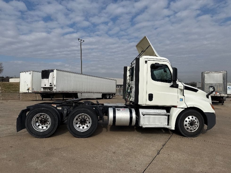 Day Cab Tractor-Heavy Duty Tractors-Freightliner-2019-T12664ST-Grand Prairie-TX-261,624\n\t\tmiles-$ 51,500 - Image 8