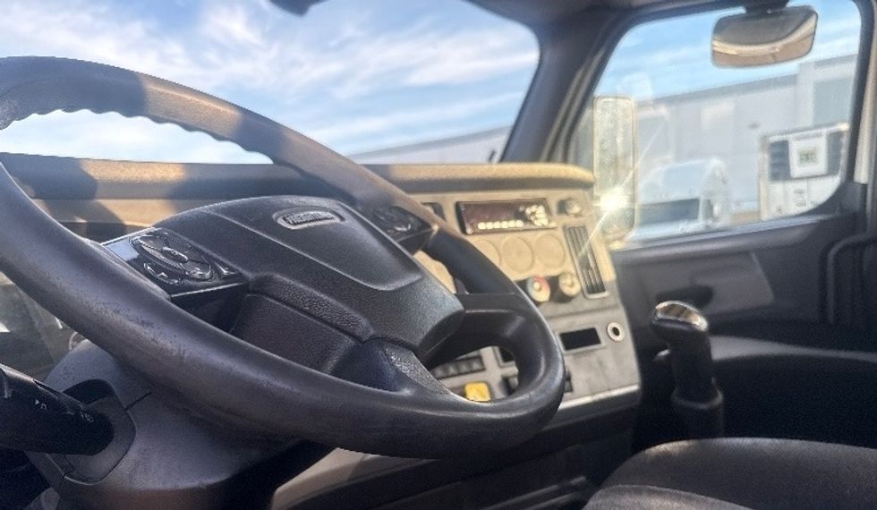 Day Cab Tractor-Heavy Duty Tractors-Freightliner-2019-T12664ST-Grand Prairie-TX-279,922\n\t\tmiles-$ 50,500 - Image 10