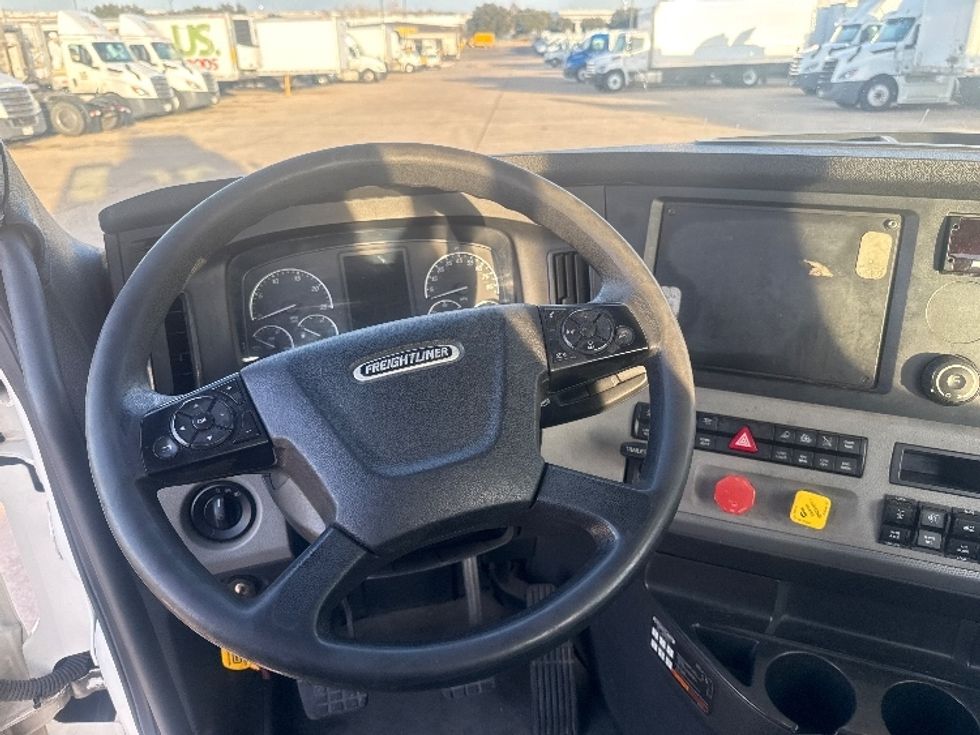 Day Cab Tractor-Heavy Duty Tractors-Freightliner-2019-T12664ST-Grand Prairie-TX-279,922\n\t\tmiles-$ 50,500 - Image 11
