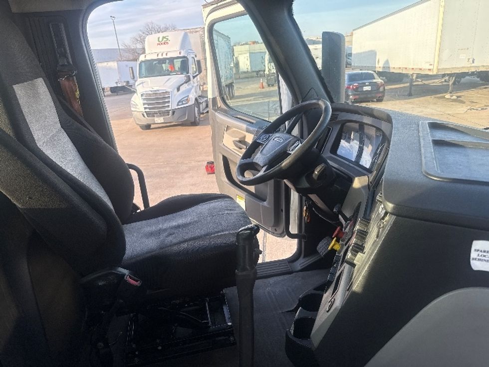 Day Cab Tractor-Heavy Duty Tractors-Freightliner-2019-T12664ST-Grand Prairie-TX-279,922\n\t\tmiles-$ 50,500 - Image 14