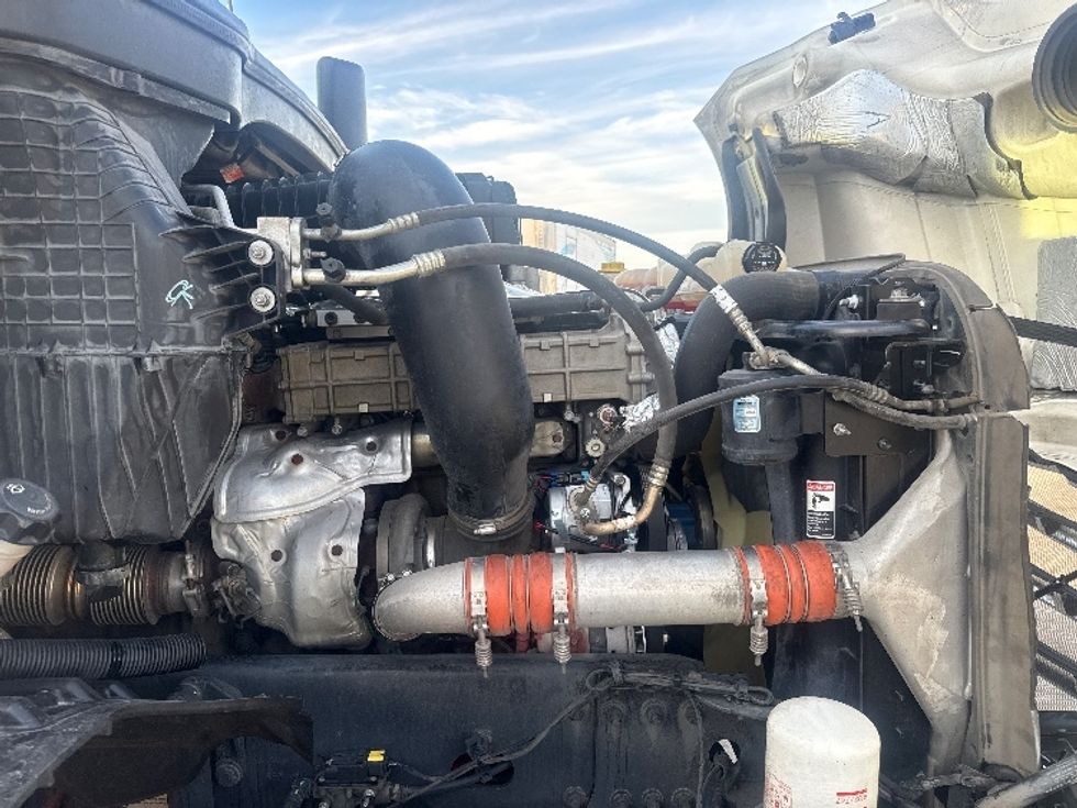 Day Cab Tractor-Heavy Duty Tractors-Freightliner-2019-T12664ST-Grand Prairie-TX-279,922\n\t\tmiles-$ 50,500 - Image 15