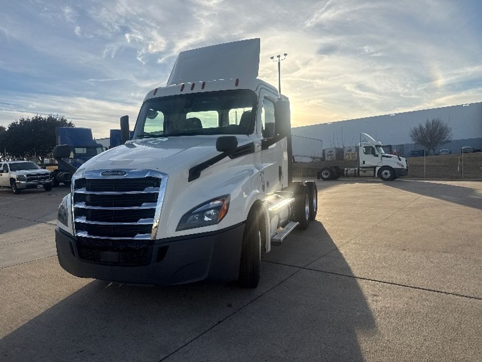 Day Cab Tractor-Heavy Duty Tractors-Freightliner-2019-T12664ST-Grand Prairie-TX-279,922\n\t\tmiles-$ 50,500 - Image 3
