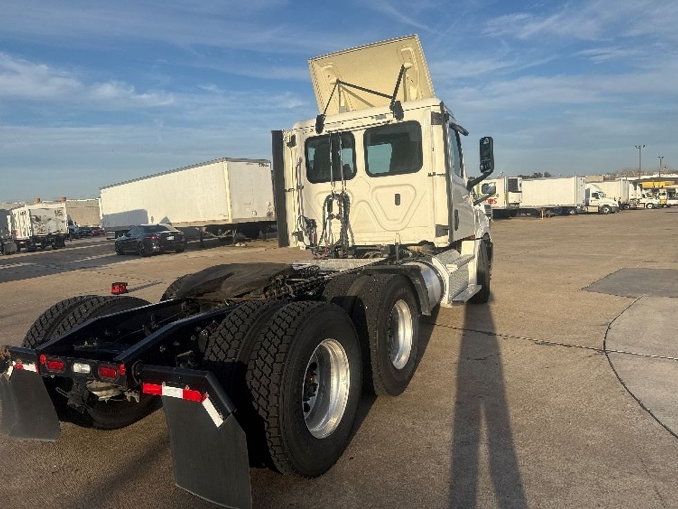 Day Cab Tractor-Heavy Duty Tractors-Freightliner-2019-T12664ST-Grand Prairie-TX-279,922\n\t\tmiles-$ 50,500 - Image 7