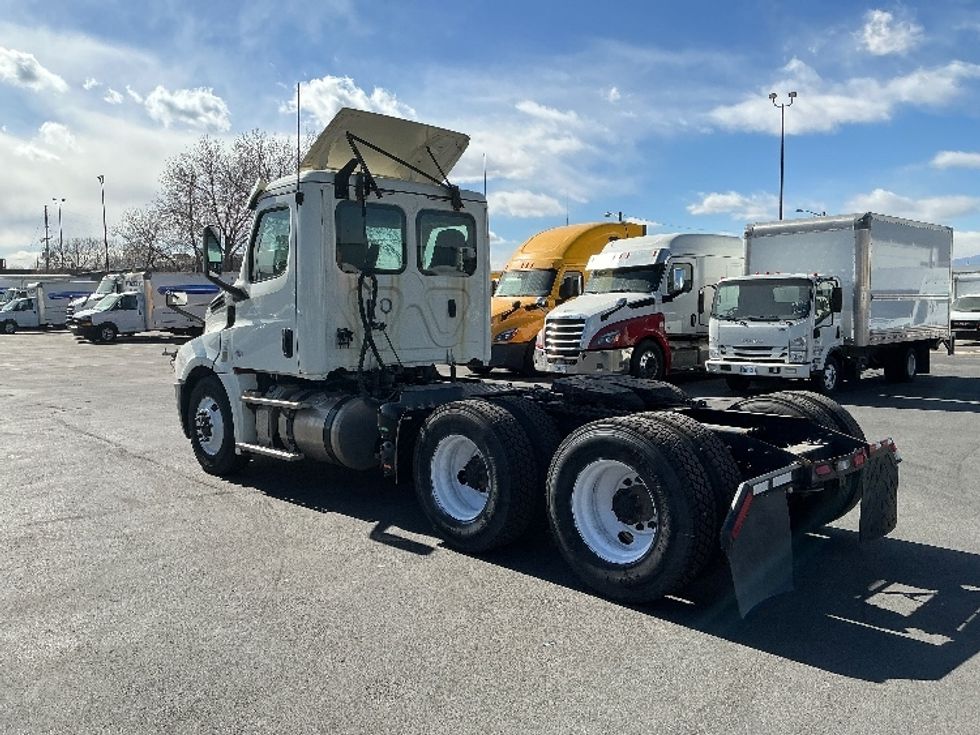 Day Cab Tractor-Heavy Duty Tractors-Freightliner-2019-T12664ST-Greeley-CO-170,978\n\t\tmiles-$ 53,750 - Image 5