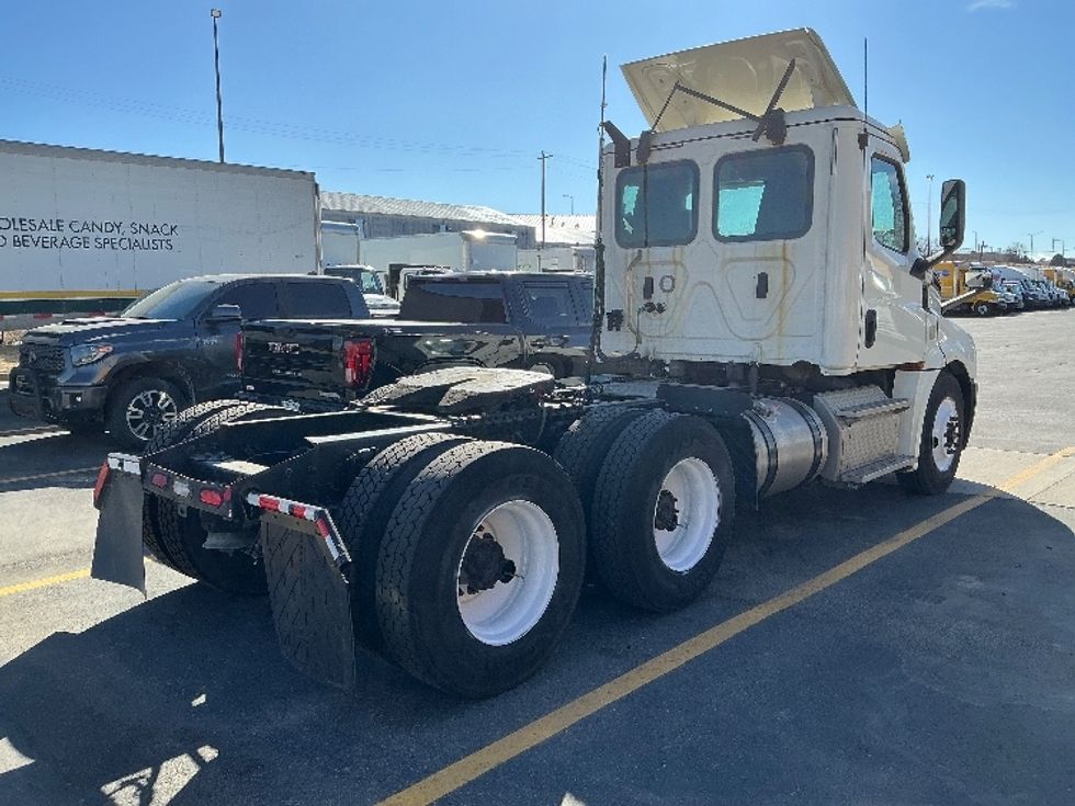 Day Cab Tractor-Heavy Duty Tractors-Freightliner-2019-T12664ST-Greeley-CO-170,978\n\t\tmiles-$ 53,750 - Image 7