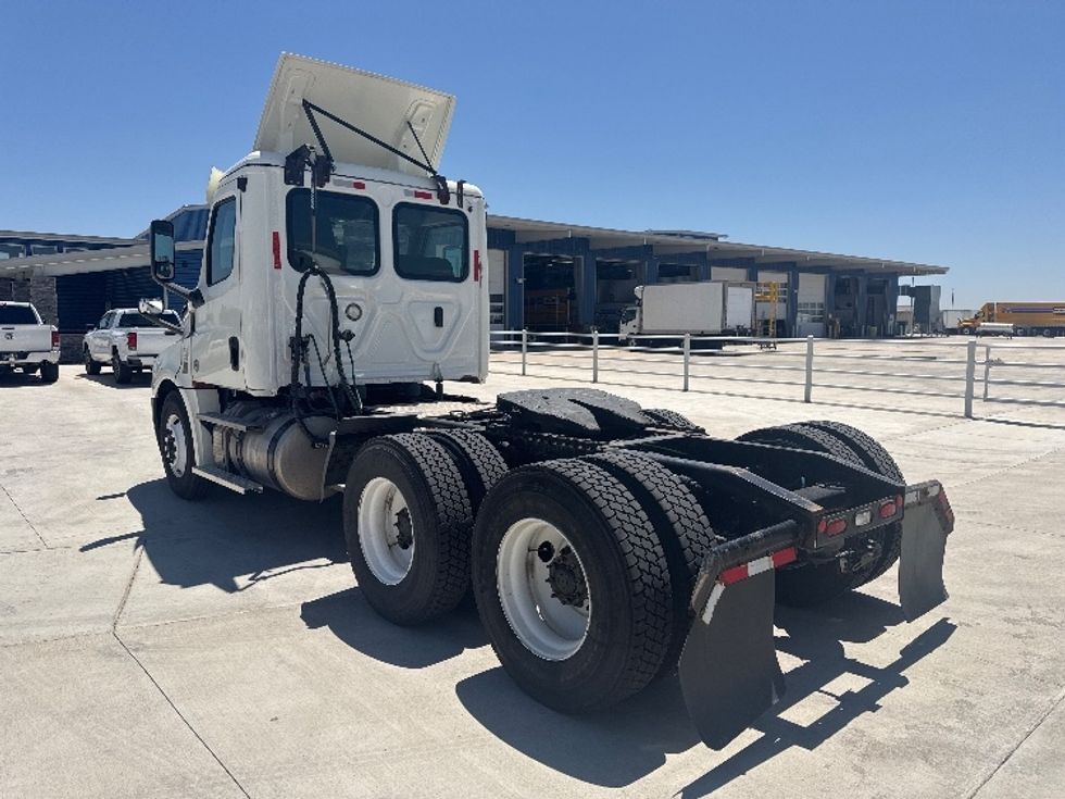 Day Cab Tractor-Heavy Duty Tractors-Freightliner-2019-T12664ST-Greeley-CO-272,871\n\t\tmiles-$ 57,750 - Image 5