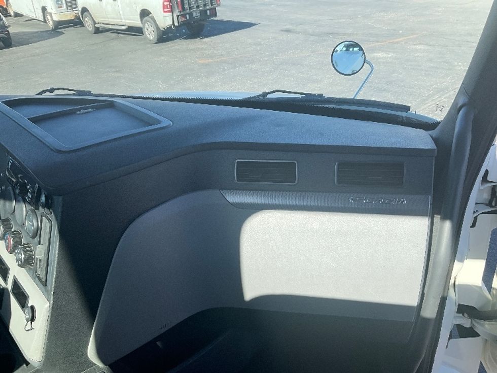 Day Cab Tractor-Heavy Duty Tractors-Freightliner-2019-T12664ST-Greeley-CO-385,667\n\t\tmiles-$ 46,250 - Image 13