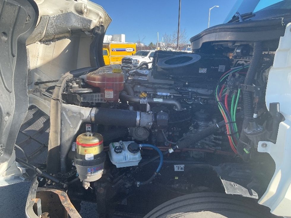 Day Cab Tractor-Heavy Duty Tractors-Freightliner-2019-T12664ST-Greeley-CO-385,667\n\t\tmiles-$ 46,250 - Image 16