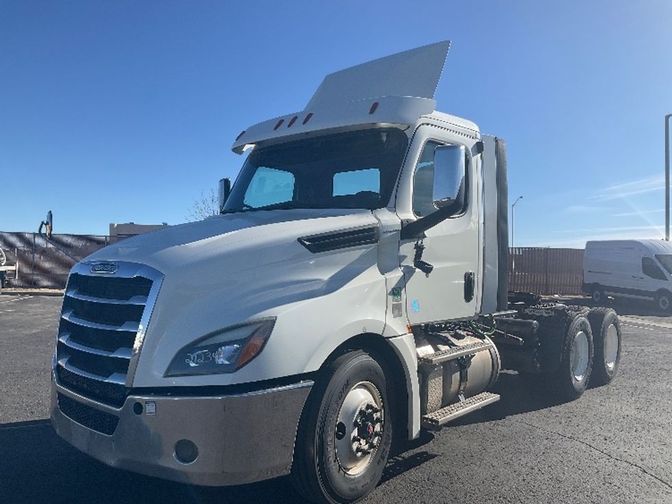 Day Cab Tractor-Heavy Duty Tractors-Freightliner-2019-T12664ST-Greeley-CO-385,667\n\t\tmiles-$ 46,250 - Image 3