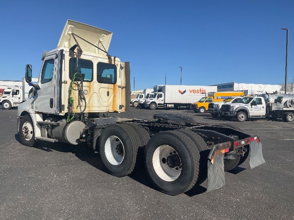Day Cab Tractor-Heavy Duty Tractors-Freightliner-2019-T12664ST-Greeley-CO-385,667\n\t\tmiles-$ 46,250 - Image 5