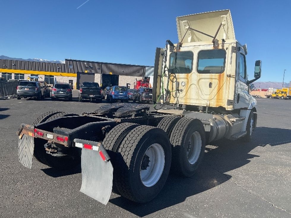 Day Cab Tractor-Heavy Duty Tractors-Freightliner-2019-T12664ST-Greeley-CO-385,667\n\t\tmiles-$ 46,250 - Image 7