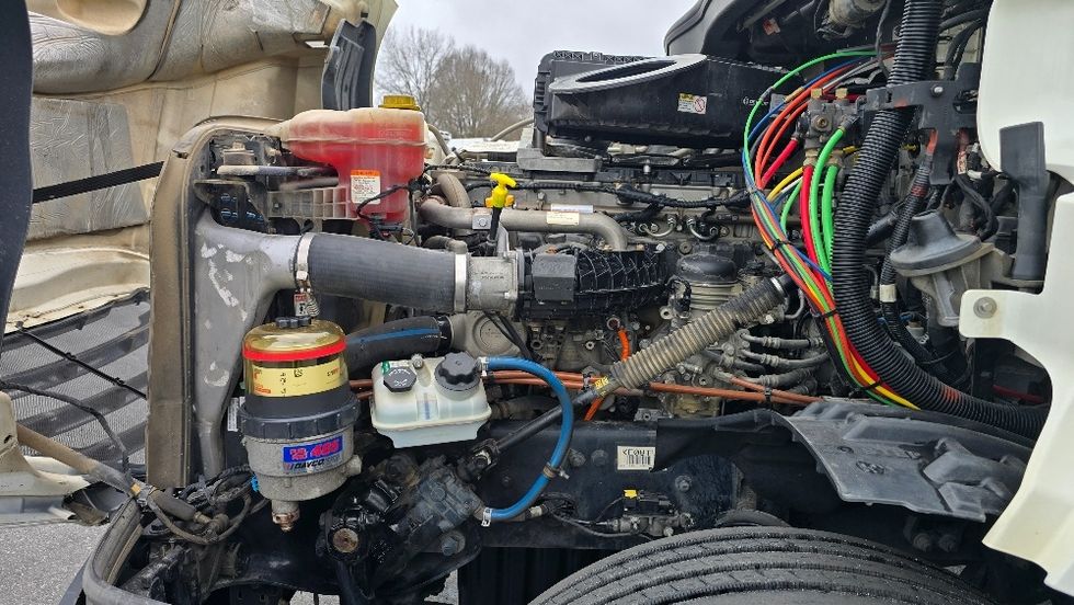 Day Cab Tractor-Heavy Duty Tractors-Freightliner-2019-T12664ST-Greensboro-NC-173,102\n\t\tmiles-$ 55,750 - Image 16